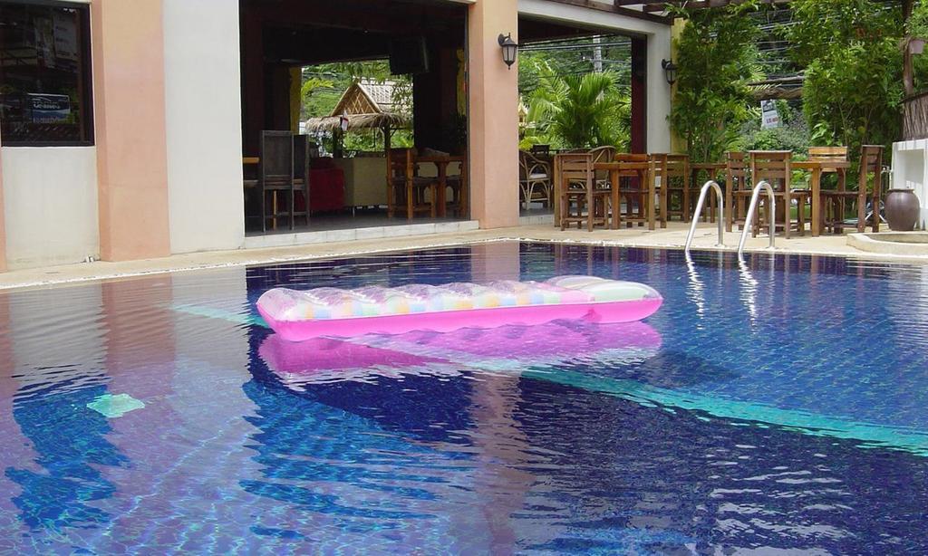 Karon Beach Pool Hotel Phuket Exterior foto